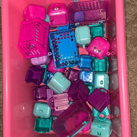 3 random pick Shopkins - Picture 2 of 3